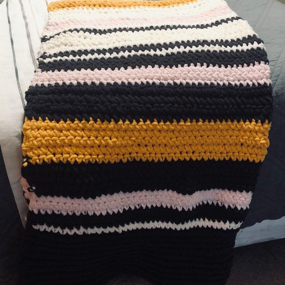 Chunky Knit Blanket - Chunky Knit Throw - OS - Picture 3 of 5